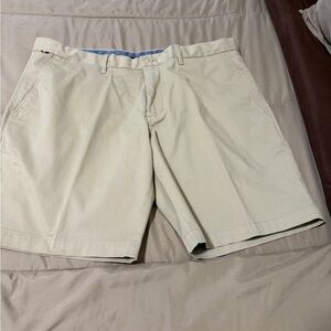 Tommy Hilfiger Men’s Light Khaki Flat Front Shorts